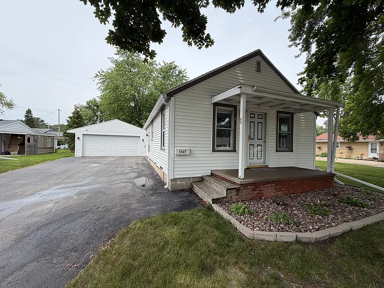 1747 N Ullman St — Photo 12