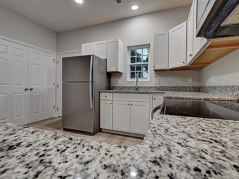 1080 Packing House Rd #12 — Photo 5