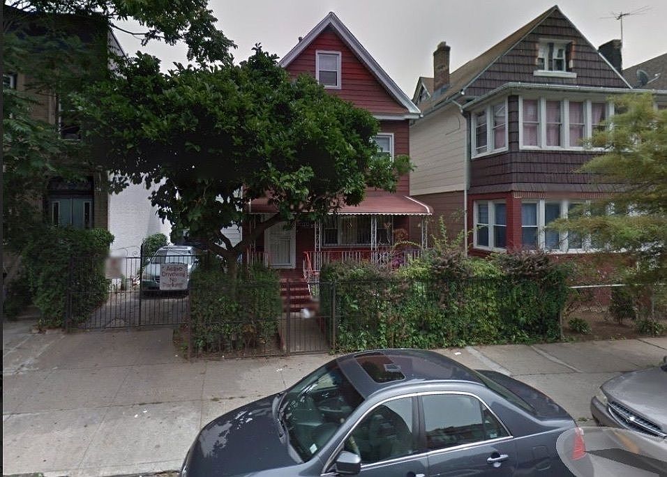 1st image of 325 E 31st St