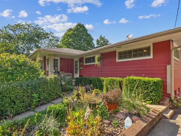 2936 E Tiffin Ave, Des Moines, IA 50317