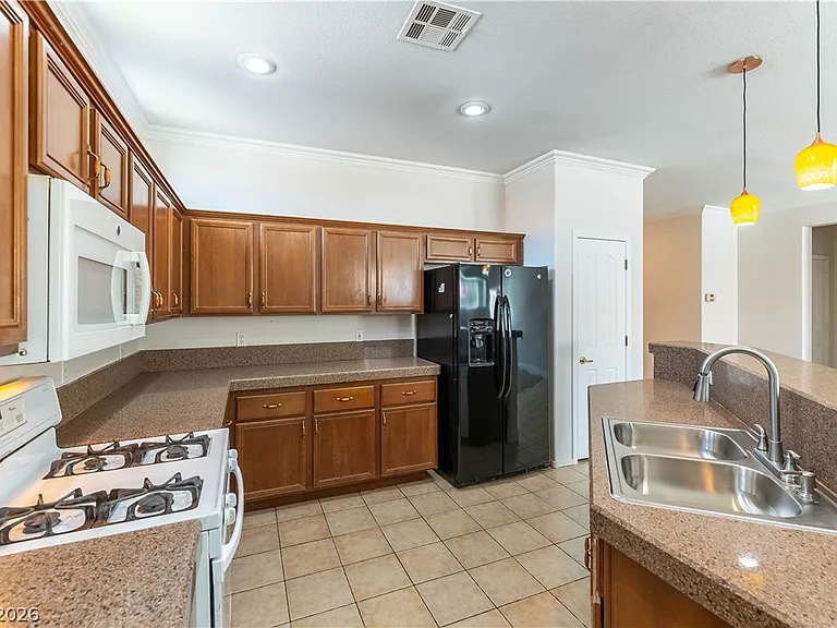 4432 Lobero Ave — Photo 6