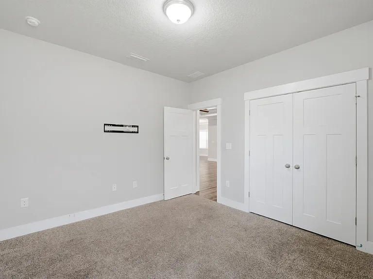 425 Pemberton Ln — Photo 19