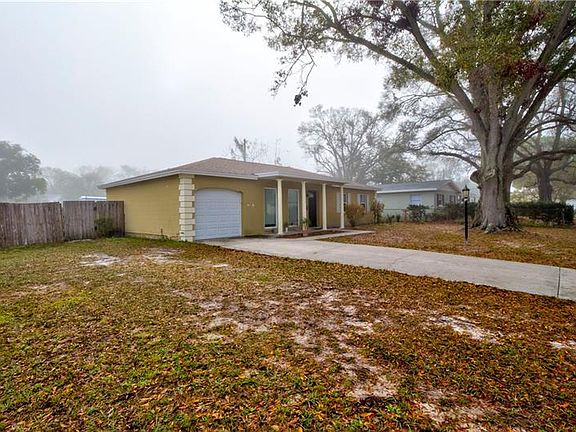 3rd image of 7821 Lakeside Blvd