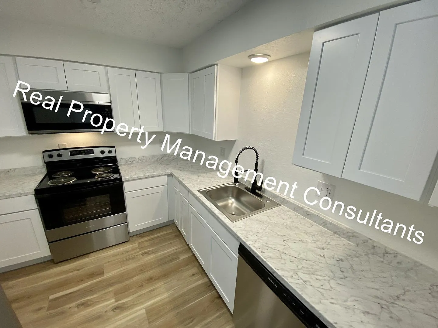 2203 Mission Rd — Photo 4
