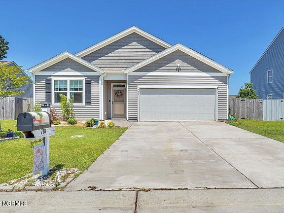 2nd image of 718 Carthage Lane NE