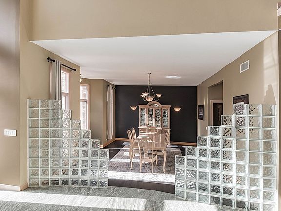 5th image of 20602 Abbey Dr
