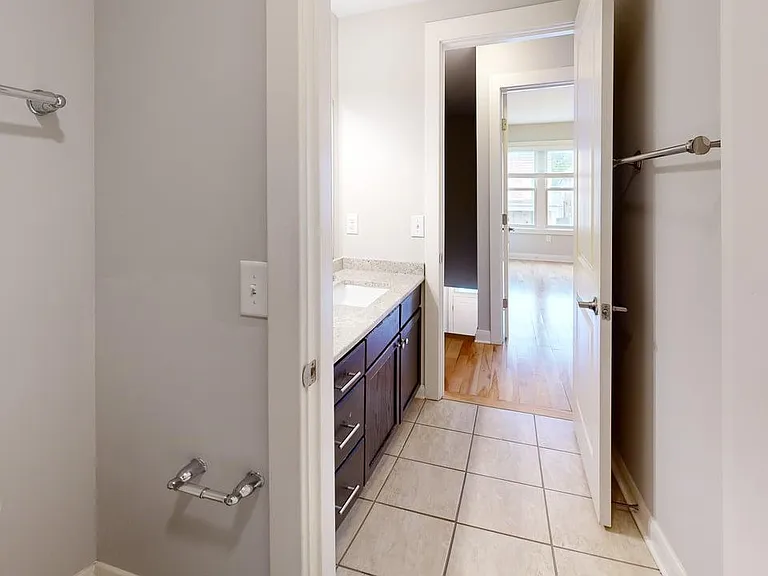 Grant-Commons-2-Bed-Townhomes-Bathroom Grant-Commons-2-Bed-Townhomes-Bathroom