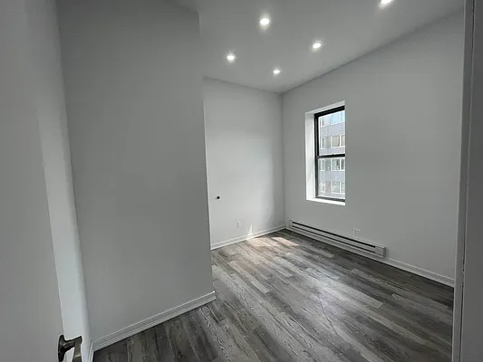 Rented by Marquis Real Estate Services | media 22