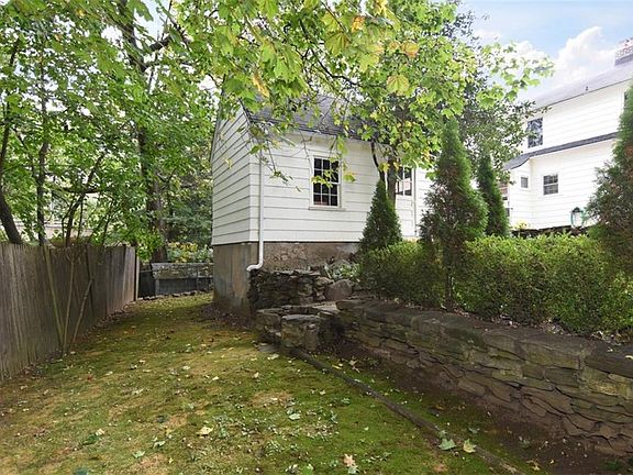 3rd image of 5 Kingston Ave