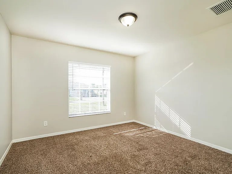 1825 SW 25th St — Photo 13