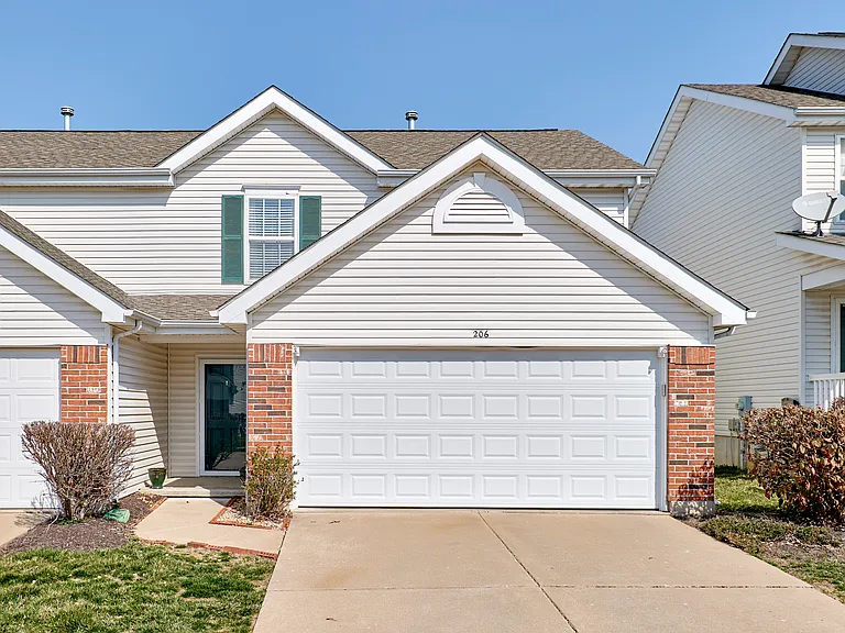 206 Waterside Crossing Ct — Photo 1