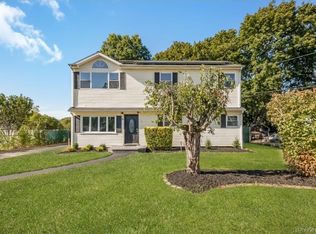 5 Doolittle St, Brentwood, NY 11717