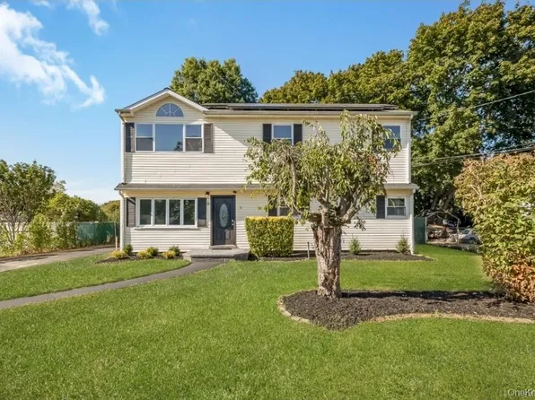 5 Doolittle Street, Brentwood, NY 11717