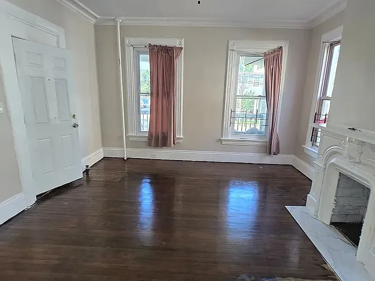 240 William St #5C — Photo 8