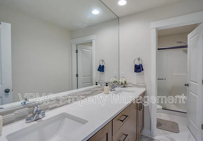 18402 NE 46th Pl — Photo 19