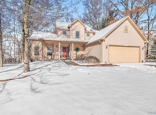 2661 Ravineside Ln S, Howell, MI 48843