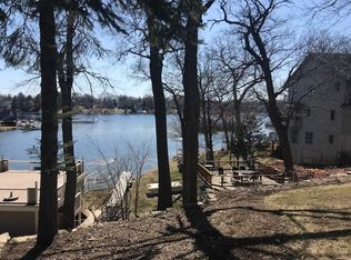 N55W34887 Lake Dr, Oconomowoc, WI 53066