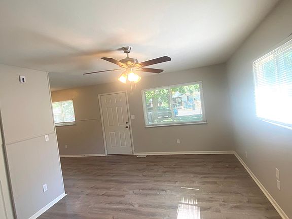 4th image of 3916 Aurora St