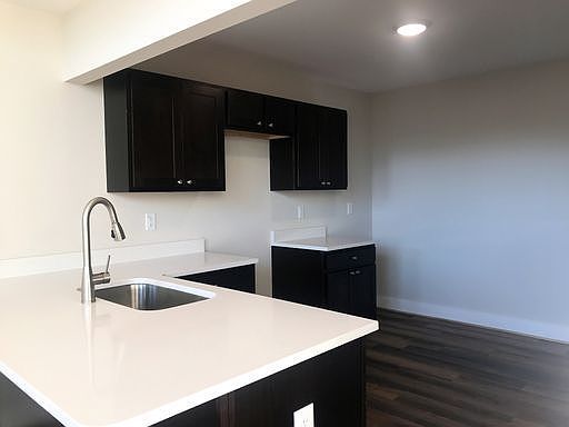 2nd image of 303 Franklin St APT 303