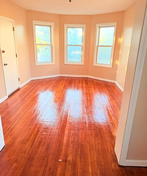 14 Beetle St — Photo 5