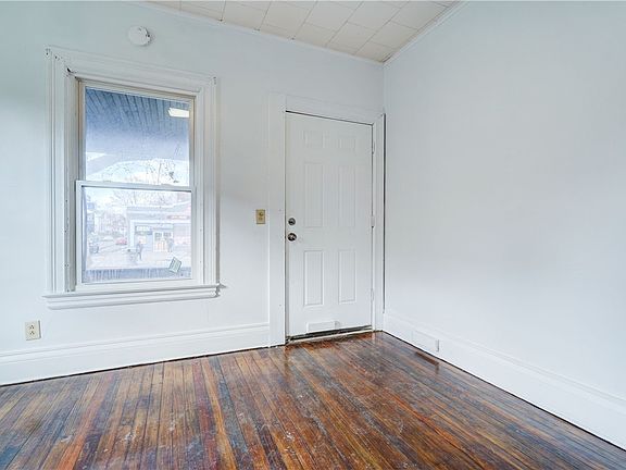 5th image of 459 Parsells Ave