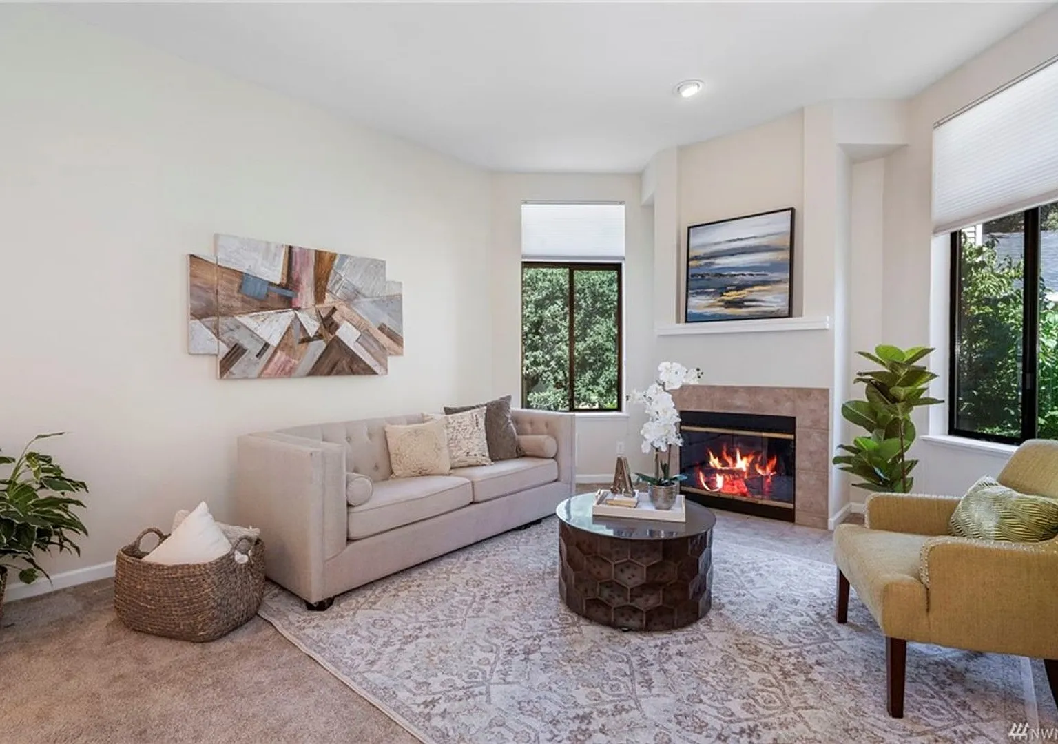 Charming 2 Bed 2 Bath Condo in Sought After Redmond — Photo 4