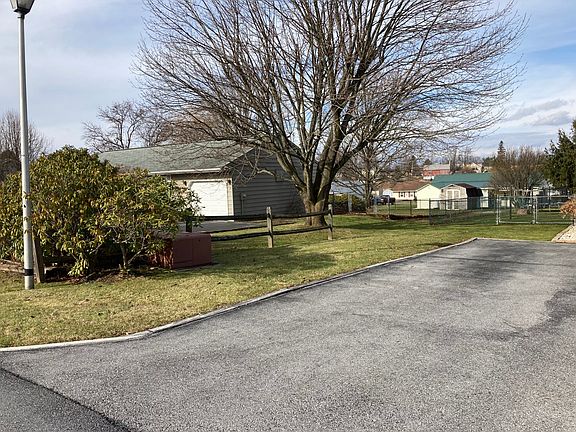 2nd image of 126 Poplar Dr