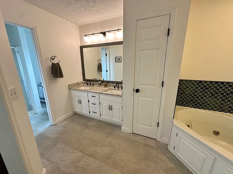 7911 Hamilton Mill Dr — Photo 13