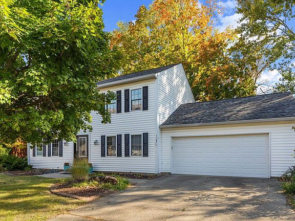 2nd image of 1709 N Black Oak Ct
