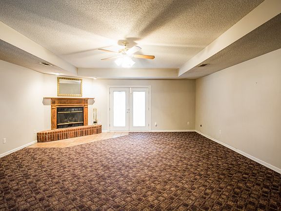 3rd image of 509 S Lake Ct