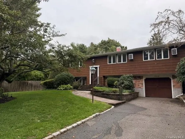 4 Fairway Drive, Port Jefferson, NY 11776