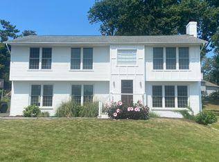 24 Thimble Farms Rd, Branford, CT 06405