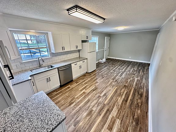 4th image of 9620 Brewer Dr