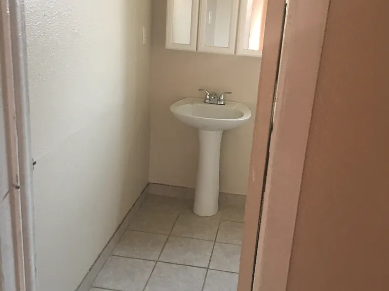 5274 S Carmel Ave #A — Photo 2