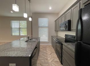 622 Hemphill St APT 202, Fort Worth, TX 76104