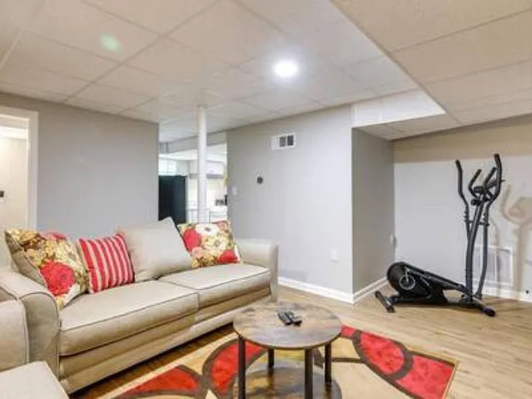 2135 Bollingbrook Dr SW — Photo 3