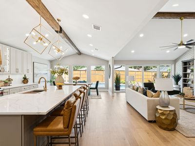 4375 Shady Bend Dr, Dallas, TX, 75244