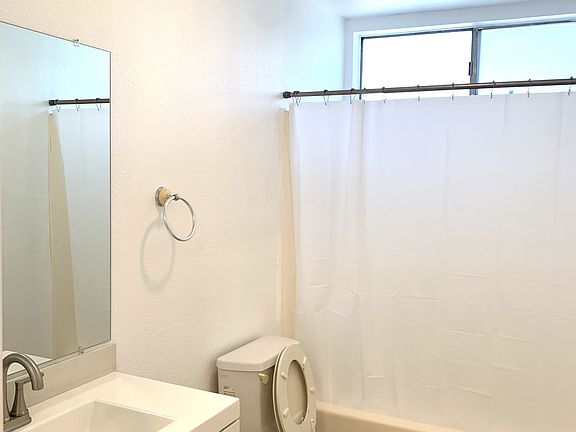 5th image of 6812 Hyde Park Dr Unit H