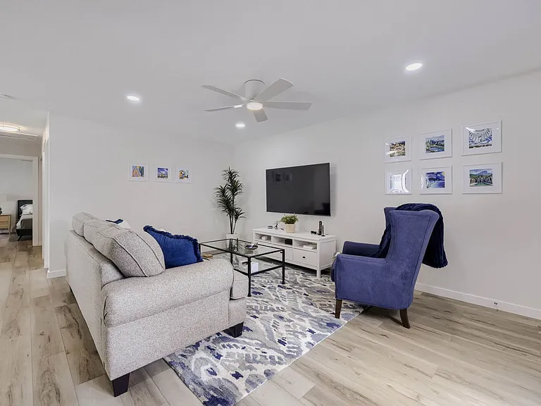 11909 Monroe Way — Photo 5
