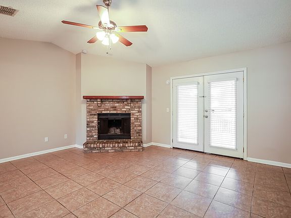 4th image of 10827 Carrington Ct