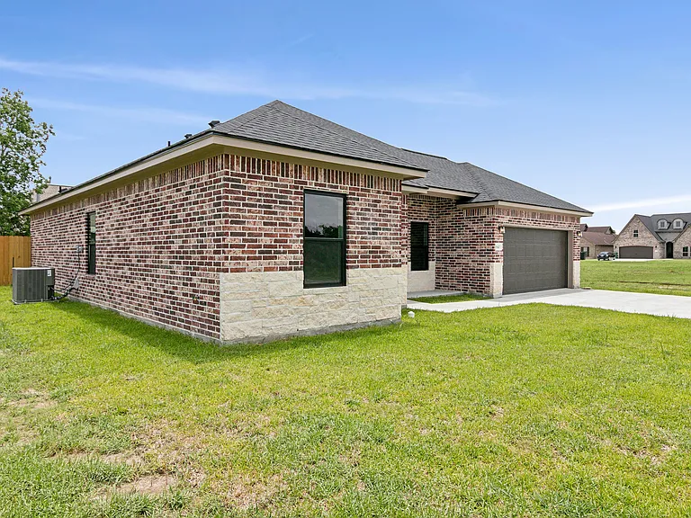 5640 Essie Ln — Photo 2