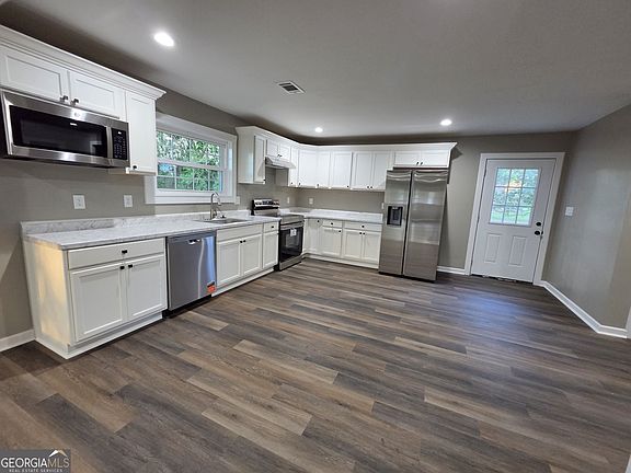 4th image of 49 Argo St
