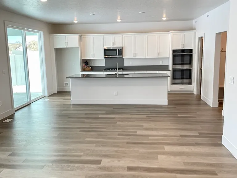 190 E Caldera St — Photo 14
