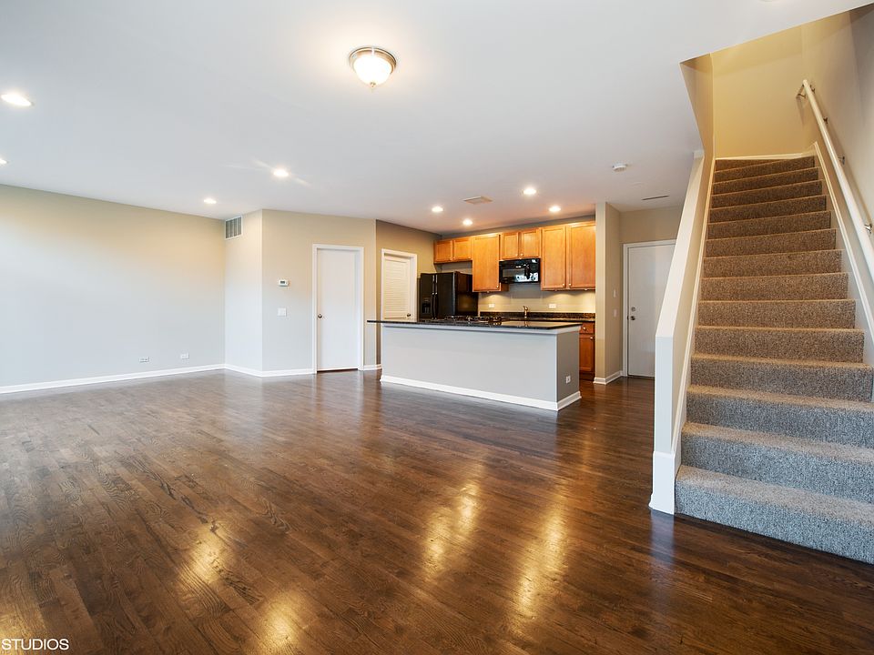 1st image of 3067 W Armitage Ave #2