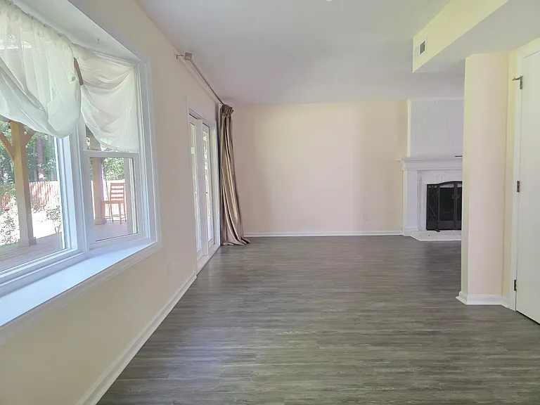 11702 Fernhurst Ln — Photo 25