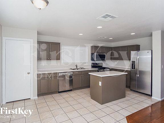 5th image of 5703 W Dewey Dr
