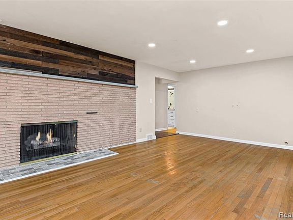 5th image of 1058 Arden Ln