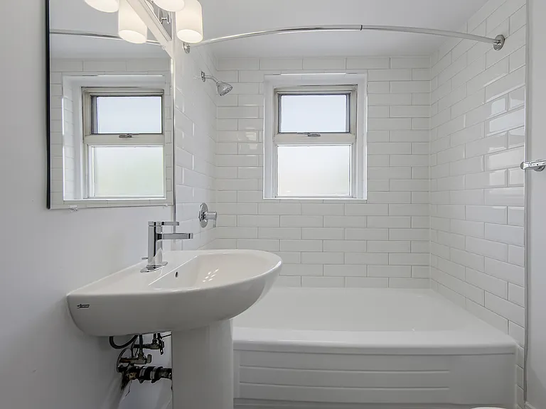 391 Sherbourne St — Photo 15