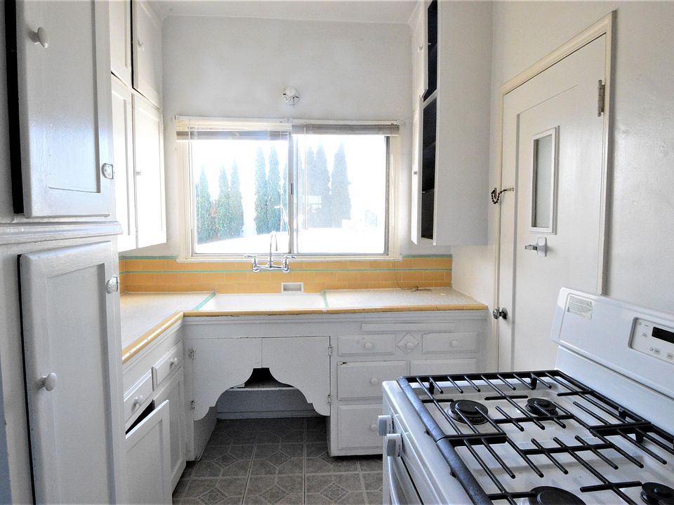 1st image of 2720 E 4th St APT E