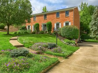 1356 Royal Oak Dr, Wexford, PA